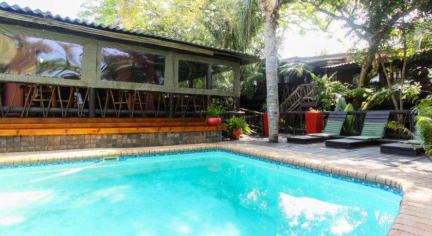 Отель Umlilo Lodge