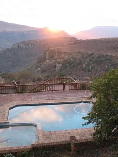Отель Acra-Retreat Mountain View Lodge