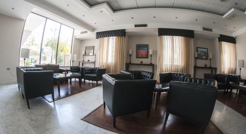 Отель La Maison Hotel