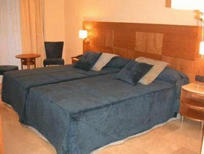 Отель Hotel Calasanz