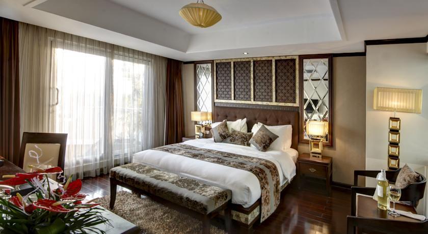 Golden Lotus Luxury Hotel