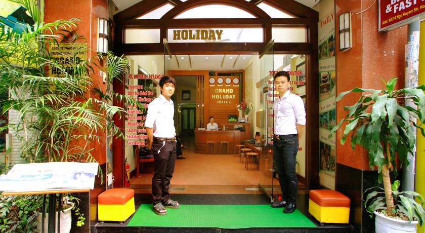 Отель Grand Holiday Hotel