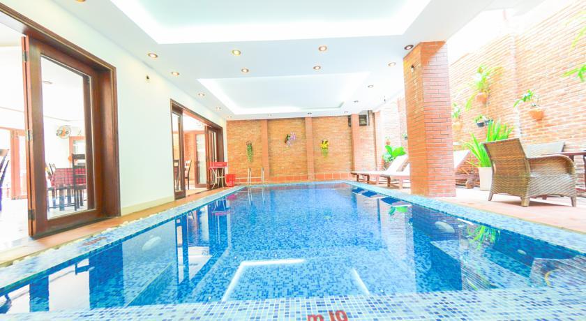 Golden River Hotel