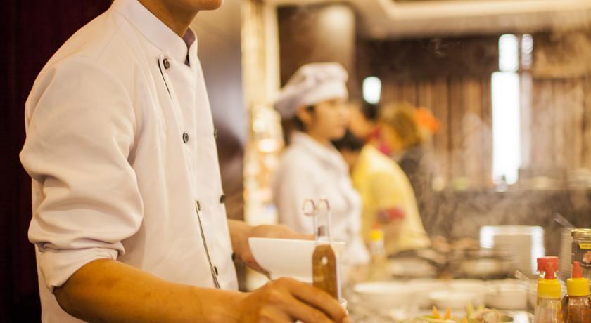 Отель Moonlight Hotel Hue
