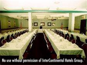Отель Quality Inn & Suites