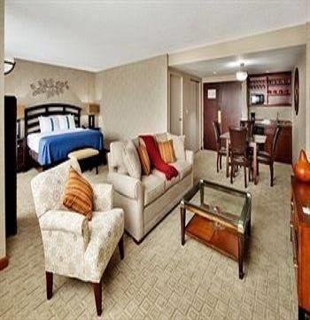 Отель Holiday Inn Bridgeport-Trumbull-Fairfield
