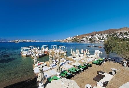 Отель Camelot Beach Hotel