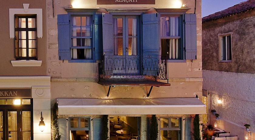 Nars Alacati Hotel