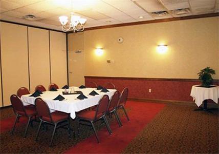 Отель Clarion Inn Fairmont