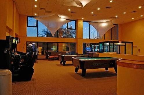 Отель Holyoke Hotel and Conference Center