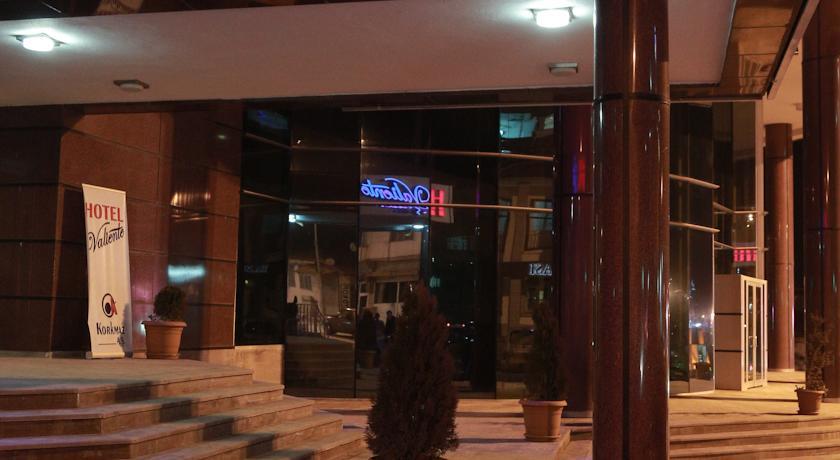 Отель Hotel Valiente