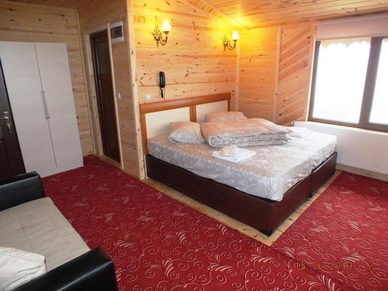 Отель Yedigoller Hotel