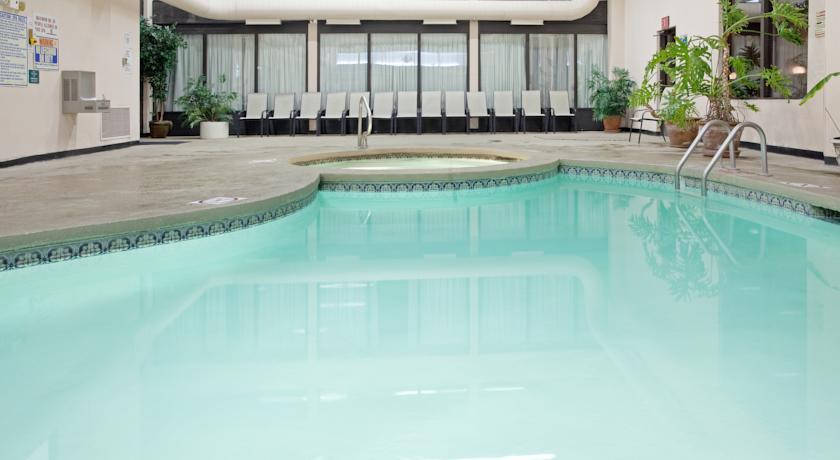 Отель Holiday Inn Hotel Salisbury