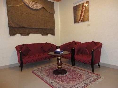 Отель Mira Apartment