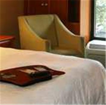 Отель Hampton Inn Memphis - Poplar