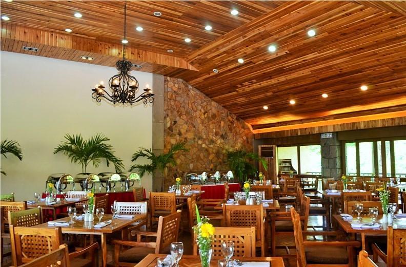 Отель Sol Y Viento Mountain Hot Springs Resort