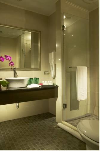 Отель Leader Hotel Chi-Tou