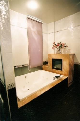 Royal Group Motel Chien Kuo Branch