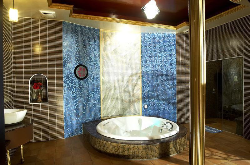 Royal Group Motel Nan Tse Branch