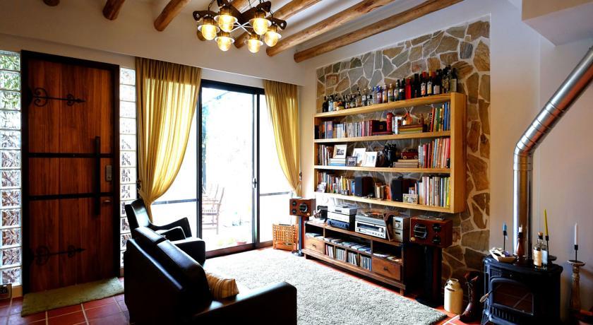 Отель Shire Homestay