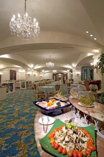Отель Le Midi Hotel Chitou