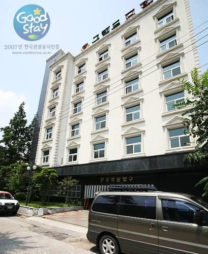 Goodstay New Grand Hotel