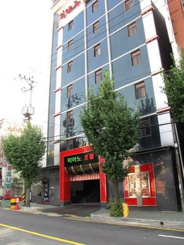Piano Hotel, Juan