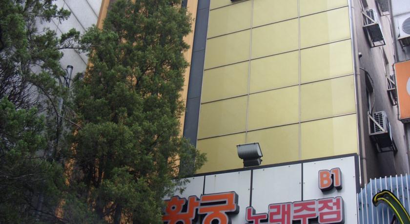 Mong Motel