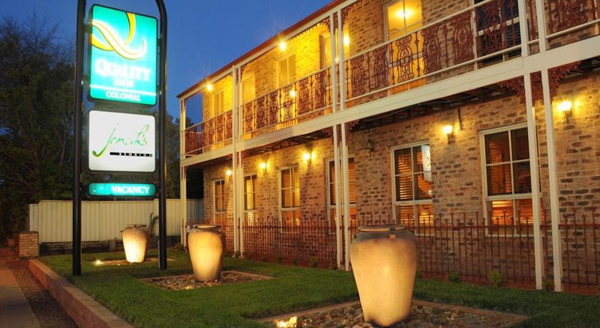 Отель Quality Inn Colonial