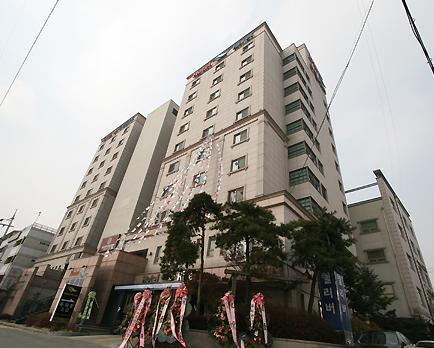 Отель Hotel River