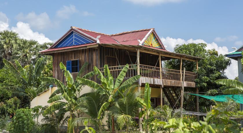 Отель Champa Lodge