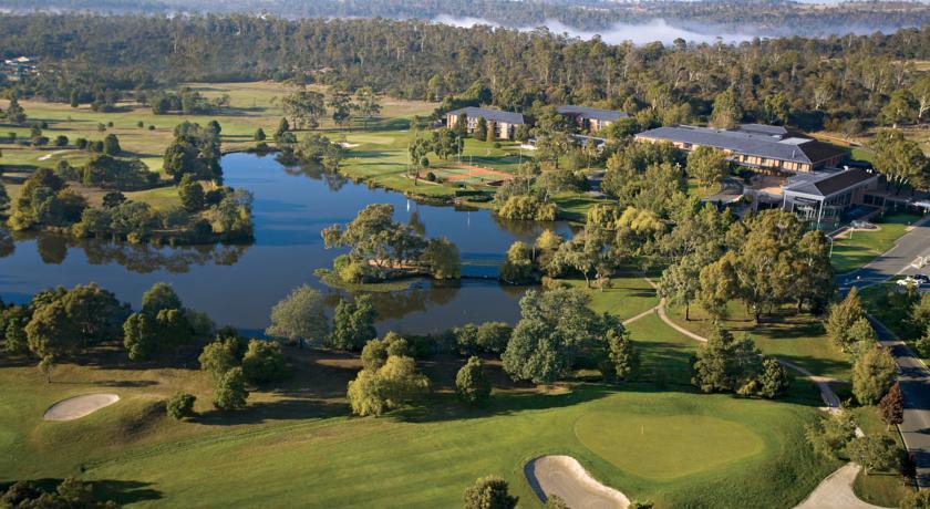Отель Country Club Tasmania