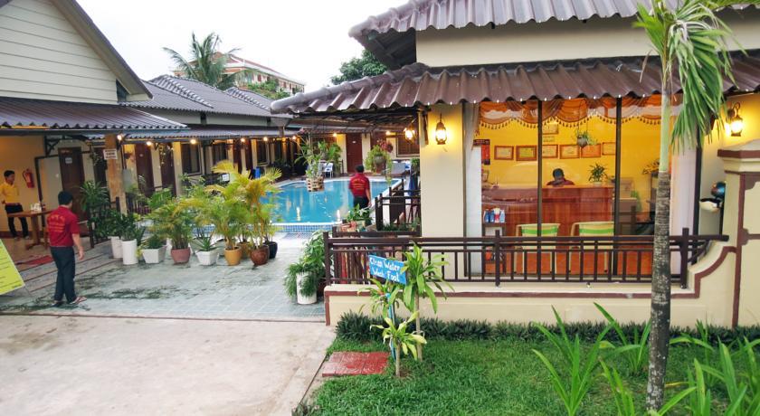 Отель Makara Bungalows