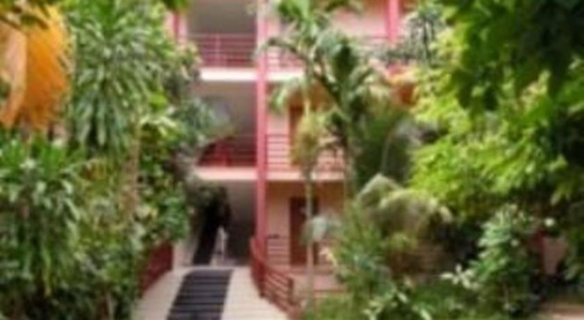 Отель Sakal Bungalows Restaurant & Bar