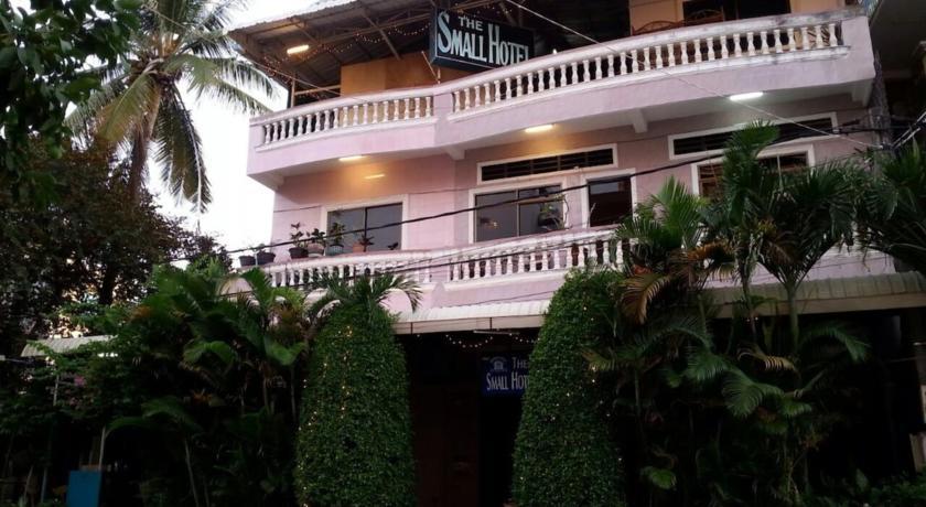Отель The Small Hotel