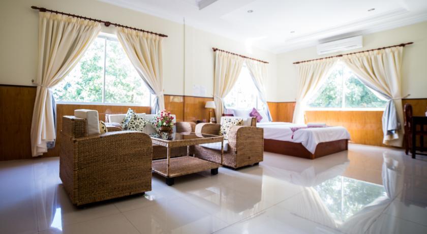 Отель Yanathyna Hotel Ochheuteal