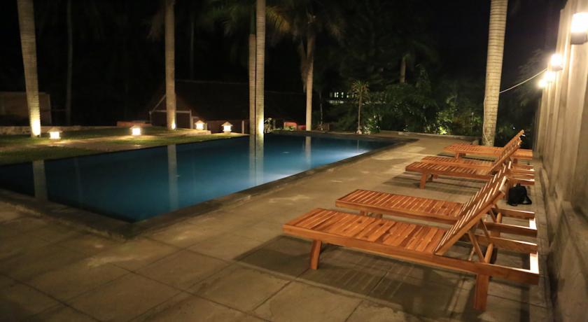 Отель Hotel Bumi Aditya