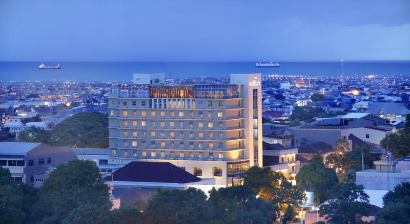 Отель Hotel Santika Makassar