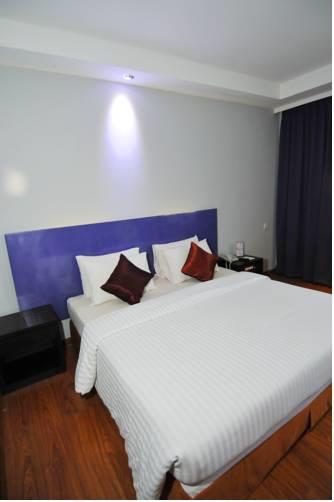 Отель The Hills Batam