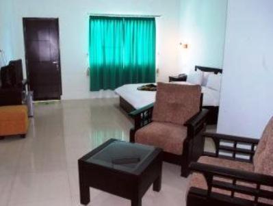 Отель Bunda Hotel Padang