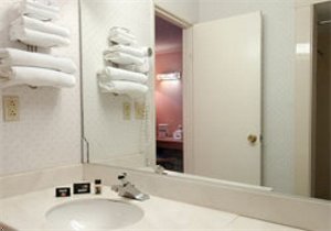 Отель Boston Bedford Travelodge