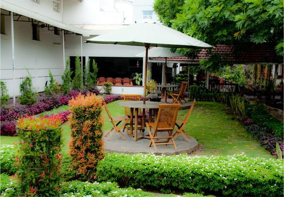 Отель Hotel Padang