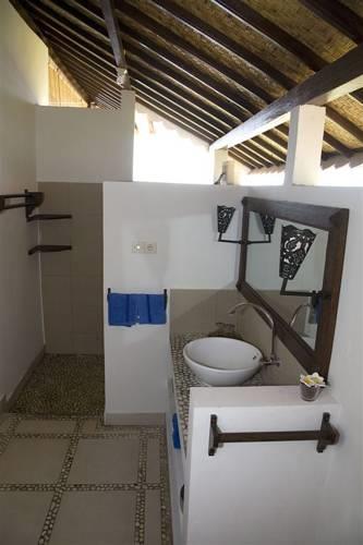 Отель Kembali Beach Bungalows