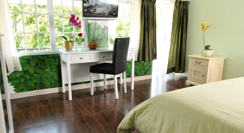 Отель La Nostalgie Boutique Guest House
