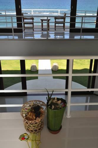 Отель Beachfront Villas Lucia Stella