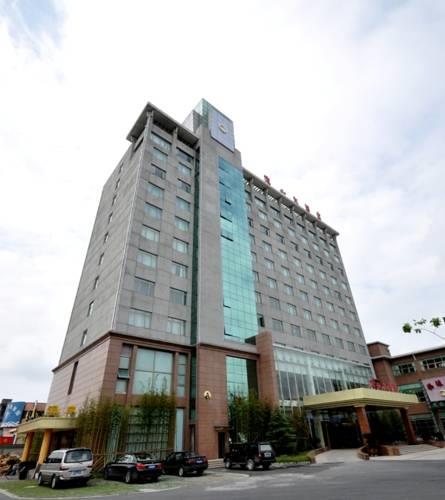 Отель Shanghai Qi Shan Hotel