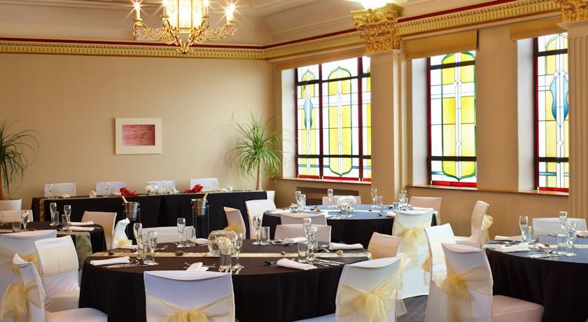 Отель Mercure Dunedin