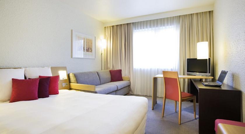Отель Novotel Cergy Pontoise