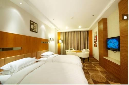 Отель Golden Island Holiday Hotel