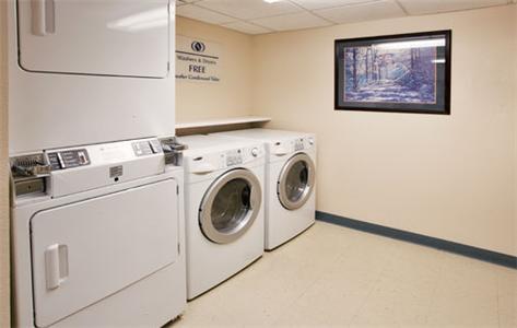 Отель Candlewood Suites Emporia